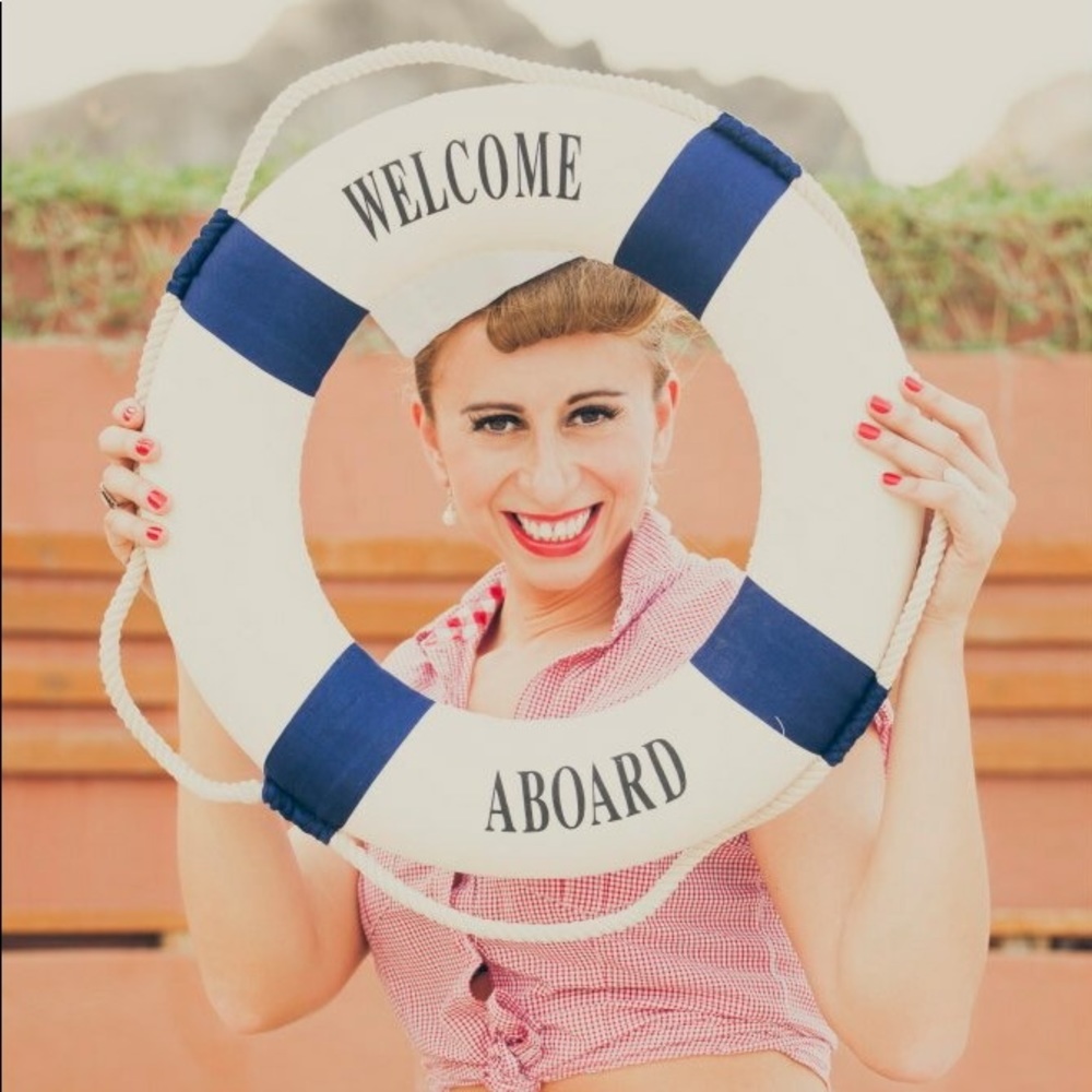 Meet your Posher, Azra